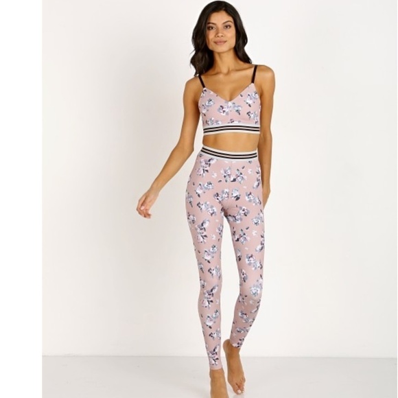 Beyond Yoga Olympus High Waisted Legging in Impression Floral Blush size medium - Picture 2 of 12
